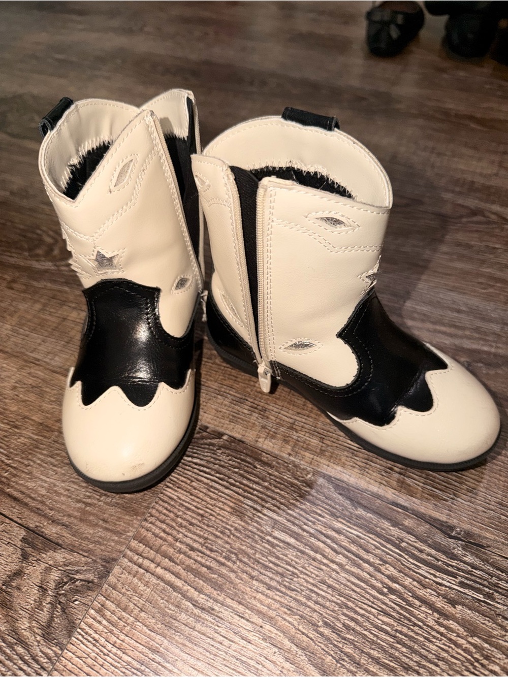 Zara Kids Two-Tone Cream and Black Western Boots